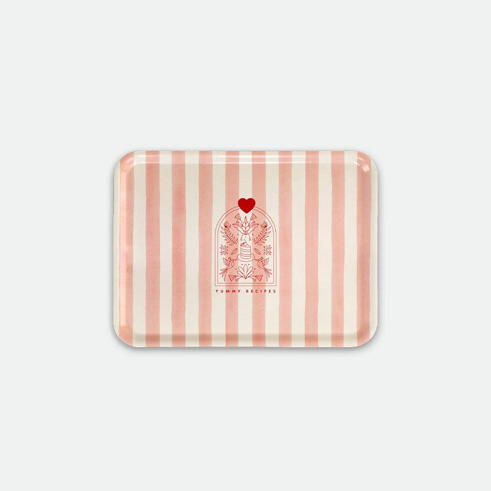 “Plateau Petit-Déjeuner avec rayures roses, design moderne et féminin, idéal pour organiser ou servir un petit-déjeuner avec style, All The Ways To Say.”
