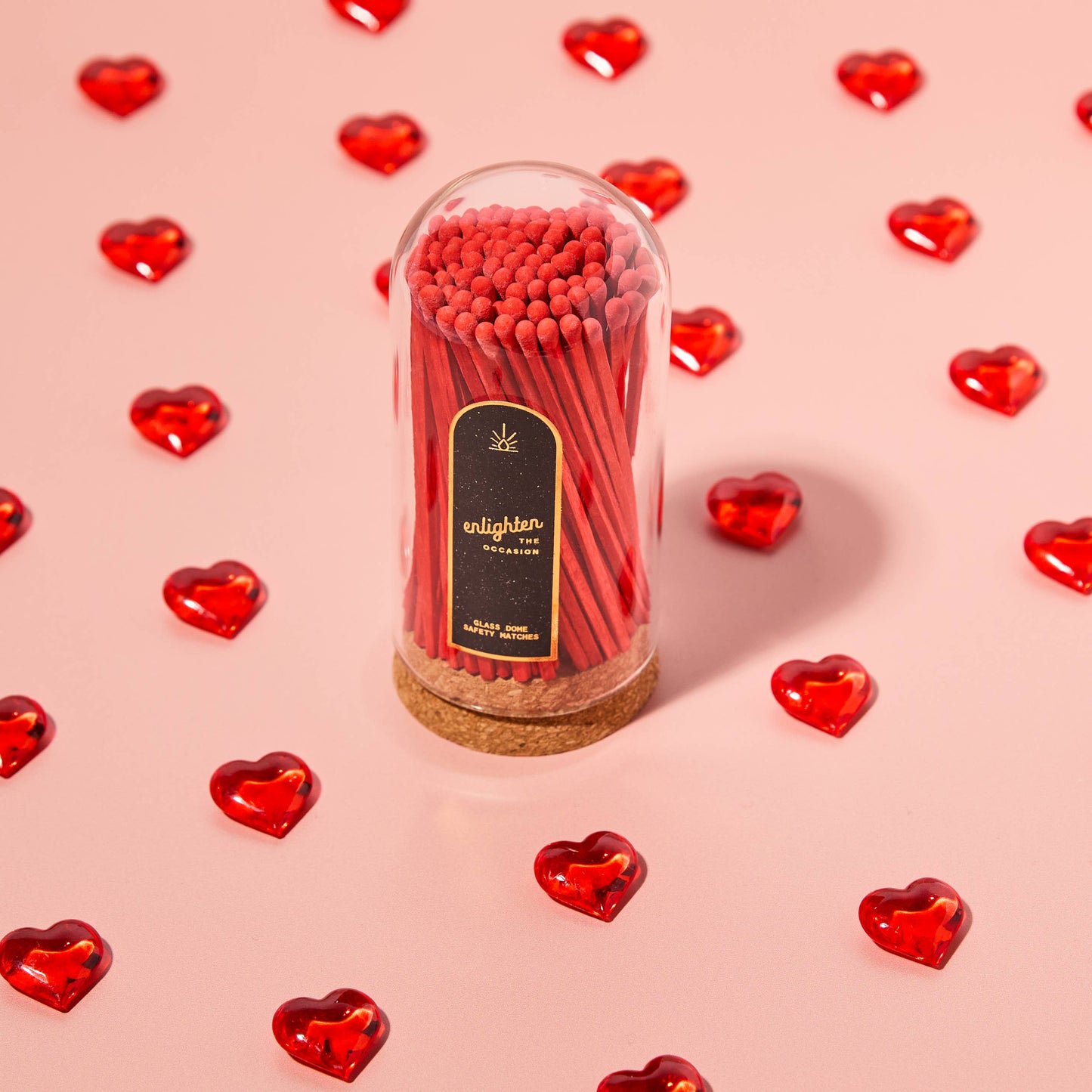 Dôme avec allumettes rouge rubis