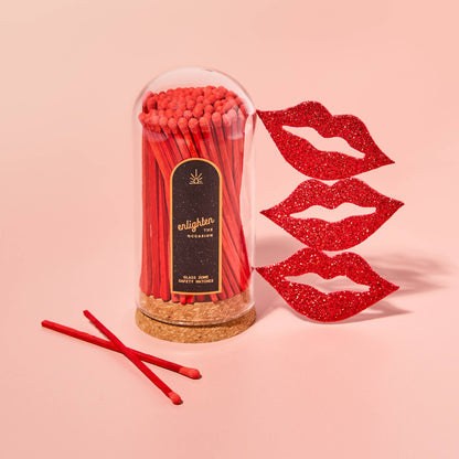 Dôme avec allumettes rouge rubis