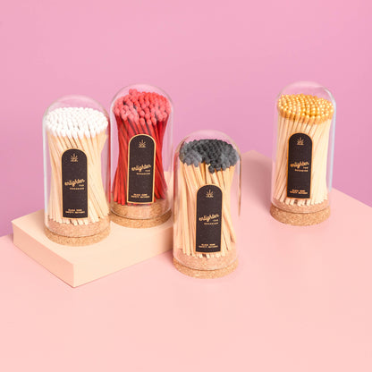 Dôme avec allumettes rouge rubis